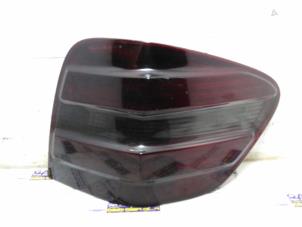 Gebruikte Achterlicht rechts Mercedes ML II (164/4JG) 6.2 63 AMG 4-Matic V8 32V Prijs € 60,50 Inclusief btw aangeboden door Autoparts Van De Velde