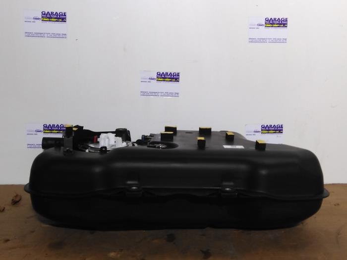 Zbiornik Mercedes CLA