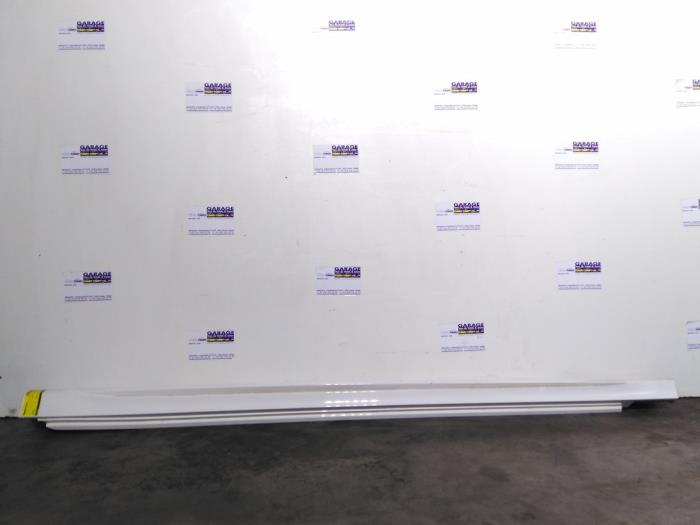 Schwelle links Mercedes CLA