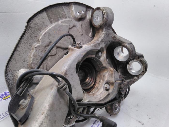 Knuckle, front left Mercedes C-Klasse