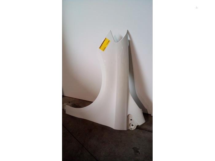 Scherm links-voor Mercedes B-Klasse