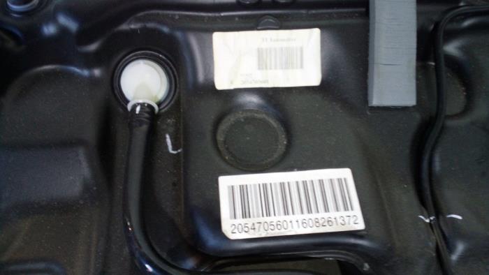 Tank Mercedes C-Klasse