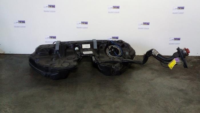 Réservoir de carburant Mercedes C-Klasse