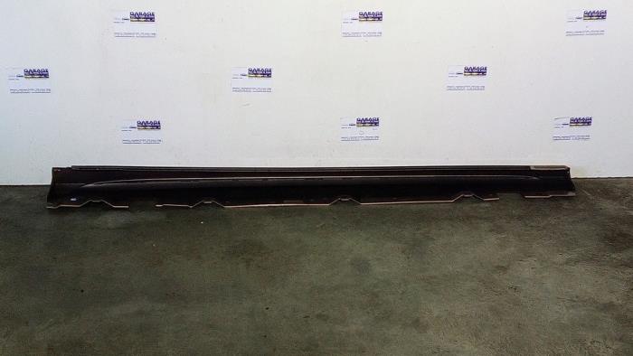 Umbral izquierda Mercedes CLA