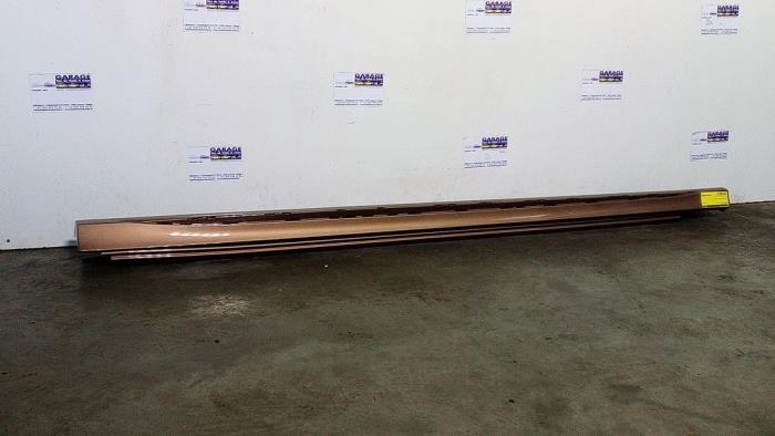 Umbral izquierda Mercedes CLA