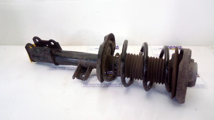 Schokdemperpoot rechts-voor Mercedes GLA