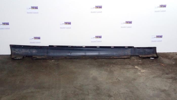 Próg lewy Mercedes CLC-Klasse