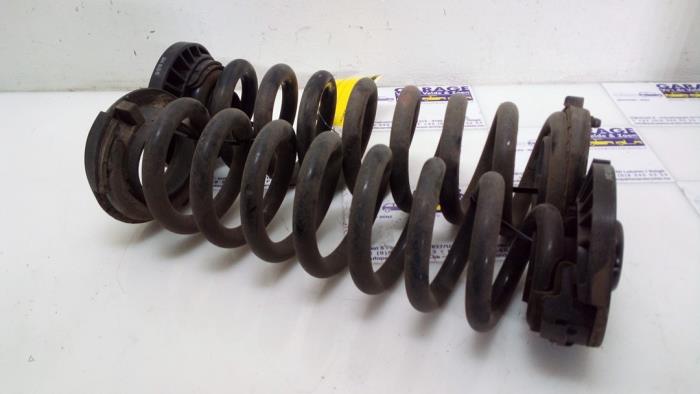 Schroefveer achter Mercedes C-Klasse