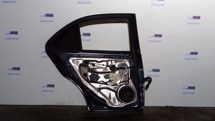 Tür 4-türig links hinten Mercedes C-Klasse