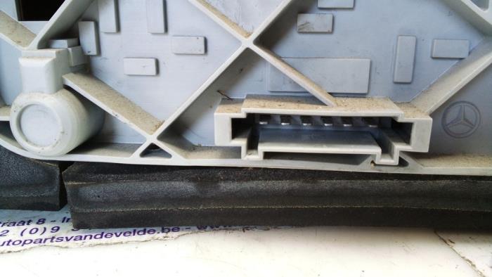Luz trasera derecha Mercedes C-Klasse