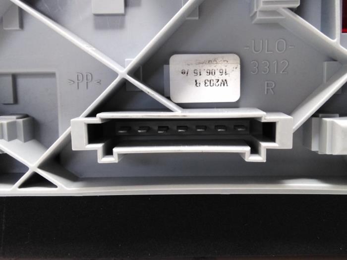 Luz trasera derecha Mercedes C-Klasse