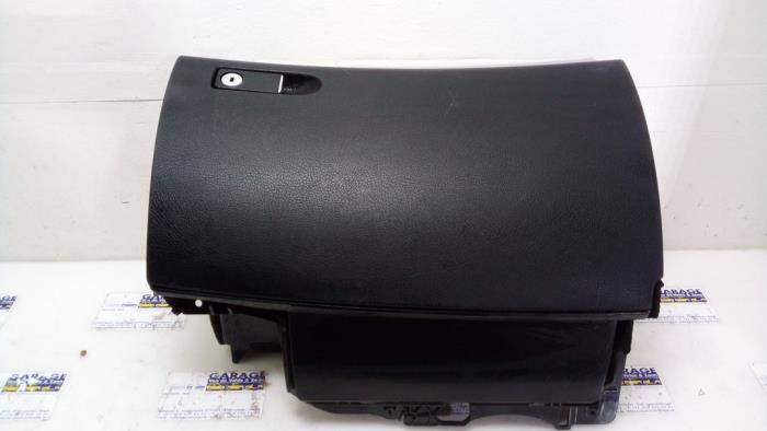 Handschuhfach Mercedes C-Klasse