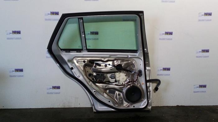 Tür 4-türig links hinten Mercedes C-Klasse