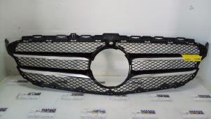 Gebruikte Grille Mercedes C (W205) C-200 1.6 CDI BlueTEC, C-200 d 16V Prijs € 102,85 Inclusief btw aangeboden door Autoparts Van De Velde