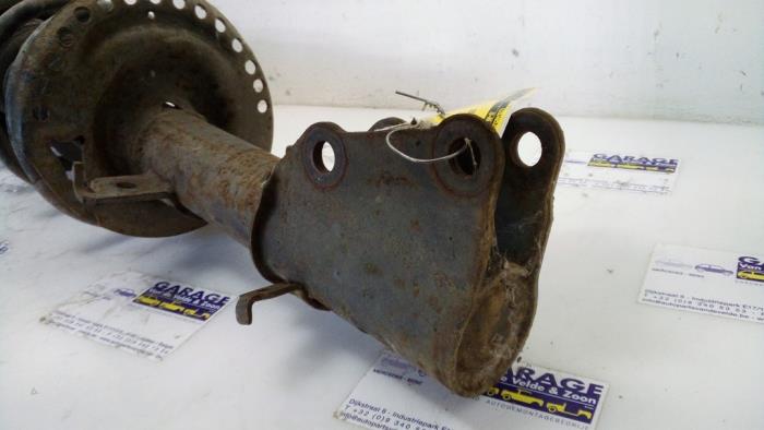 Stoßdämpferstrebe links vorne Mercedes Citan