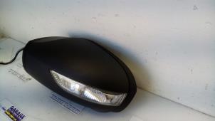 Gebruikte Buitenspiegel links Mercedes A (W169) 2.0 A-180 CDI 16V 3-Drs. Prijs € 90,75 Inclusief btw aangeboden door Autoparts Van De Velde
