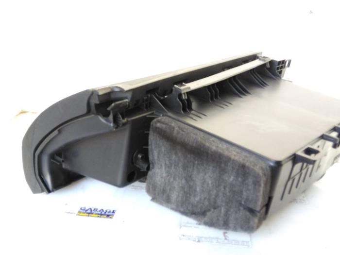 Boîte à gants Mercedes B-Klasse