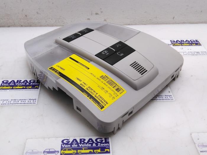 Oswietlenie wewnetrzne przód Mercedes B-Klasse