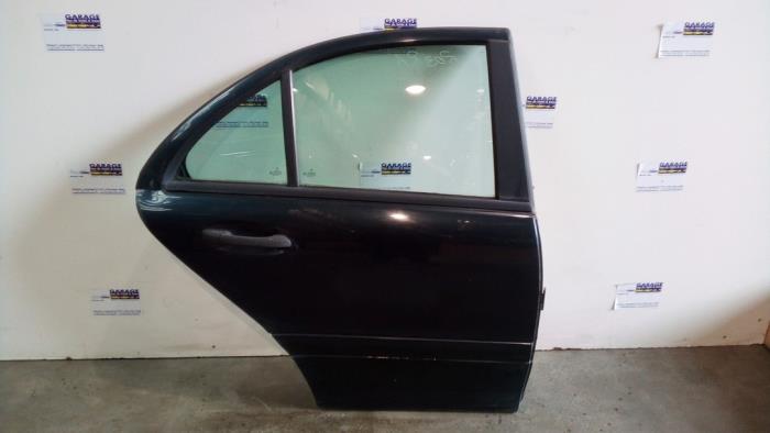 Drzwi prawe tylne wersja 4-drzwiowa Mercedes C-Klasse