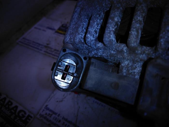 Dynamo Mercedes E-Klasse