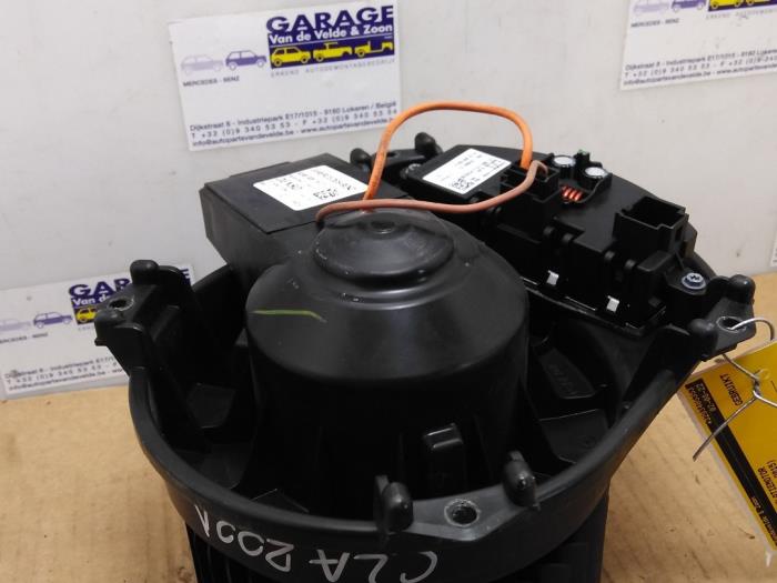 Moteur de ventilation chauffage Mercedes CLA