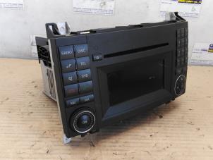 Gebruikte Radio Mercedes A (W169) 2.0 A-180 CDI 16V 5-Drs. Prijs € 151,25 Inclusief btw aangeboden door Autoparts Van De Velde