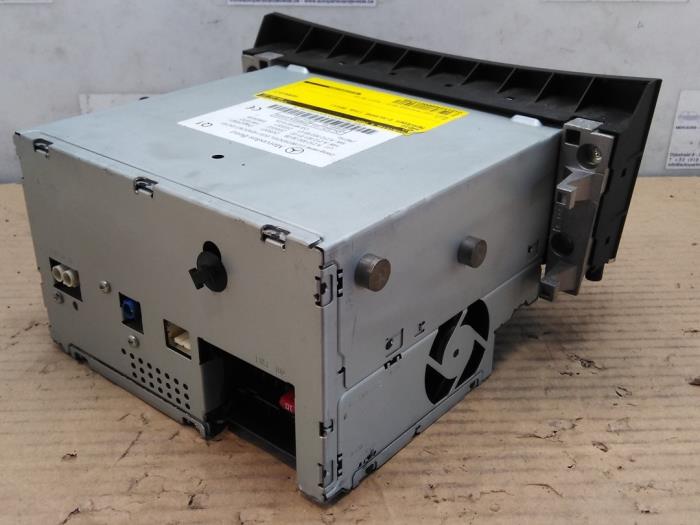 Radio Mercedes E-Klasse