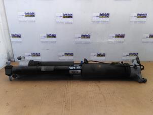 Gebruikte Schokdemper links-achter Mercedes A Limousine (177.1) 2.0 A-35 AMG Turbo 16V 4Matic Prijs € 72,60 Inclusief btw aangeboden door Autoparts Van De Velde