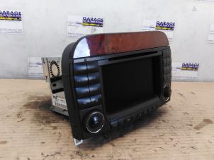 Gebruikte Radio Mercedes S (W220) 3.2 S-320 CDI,Lang Prijs € 363,00 Inclusief btw aangeboden door Autoparts Van De Velde