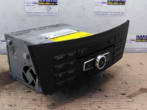 Gebruikte Radio Mercedes C Estate (S204) 2.2 C-180 CDI 16V BlueEFFICIENCY Prijs € 121,00 Inclusief btw aangeboden door Autoparts Van De Velde