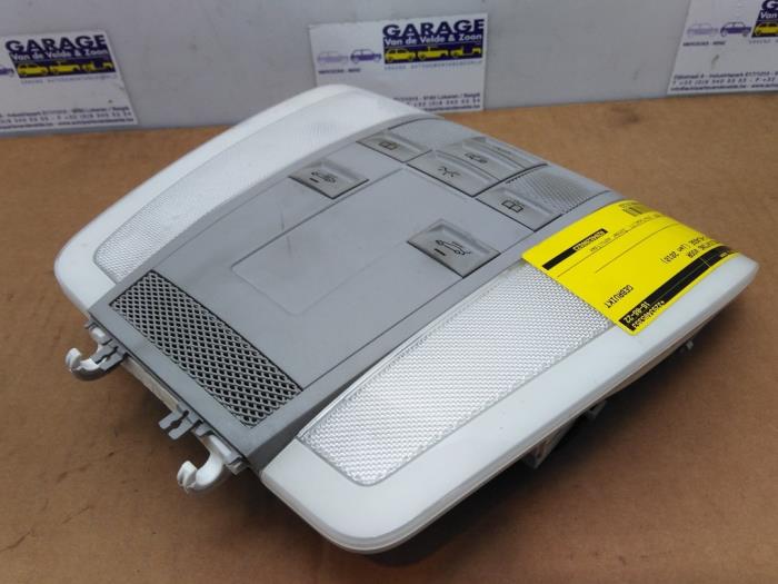 Oswietlenie wewnetrzne przód Mercedes C-Klasse