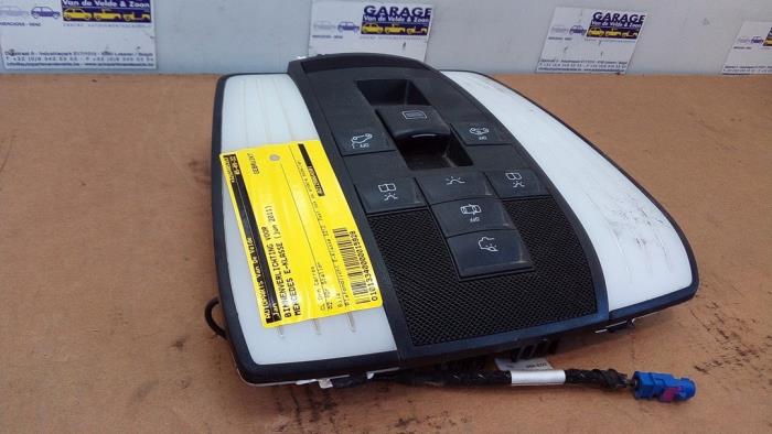 Eclairage intérieur avant Mercedes E-Klasse