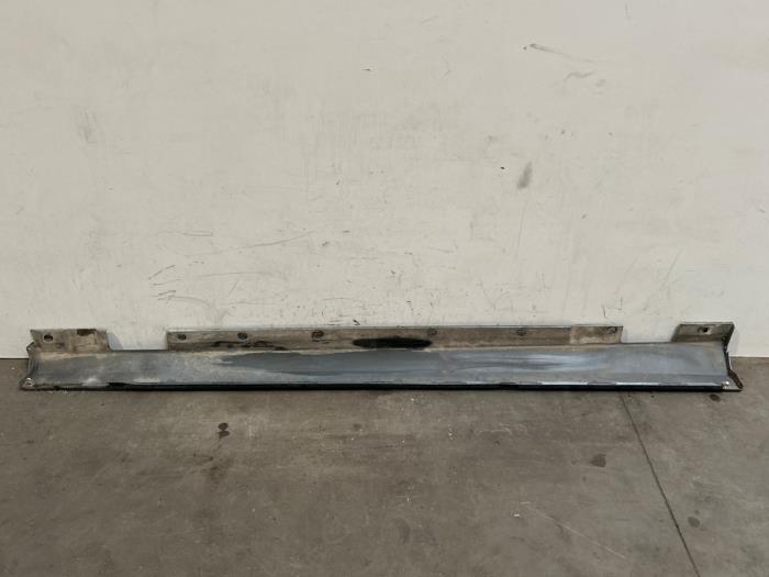 Sill, left Mercedes C-Klasse