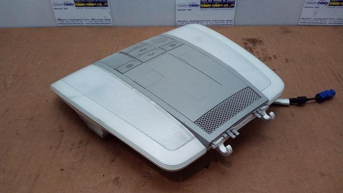 Oswietlenie wewnetrzne przód Mercedes C-Klasse