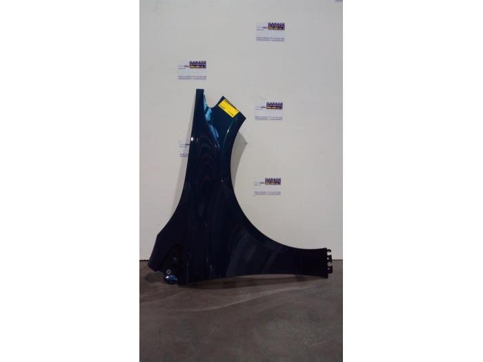 Blotnik prawy przód Mercedes B-Klasse