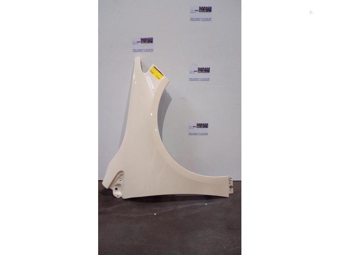 Blotnik prawy przód Mercedes B-Klasse