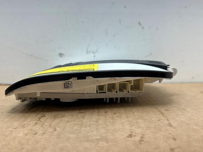 Oswietlenie wewnetrzne przód Mercedes E-Klasse