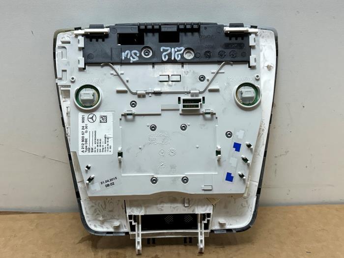 Oswietlenie wewnetrzne przód Mercedes E-Klasse