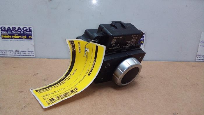 Sterowanie komputera pokladowego Mercedes E-Klasse