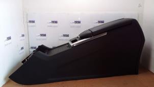 Gebruikte Middenconsoles Mercedes ML III (166) 3.0 ML-350 BlueTEC V6 24V 4-Matic Prijs € 108,90 Inclusief btw aangeboden door Autoparts Van De Velde