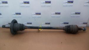 Gebruikte Aandrijfas links-achter Mercedes E (W213) E-220d 2.0 Turbo 16V 4-Matic Prijs € 121,00 Inclusief btw aangeboden door Autoparts Van De Velde