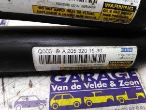 Gebruikte Achterklepdemper links-achter Mercedes C (W205) C-220 2.2 CDI BlueTEC, C-220 d 16V Prijs € 24,20 Inclusief btw aangeboden door Autoparts Van De Velde