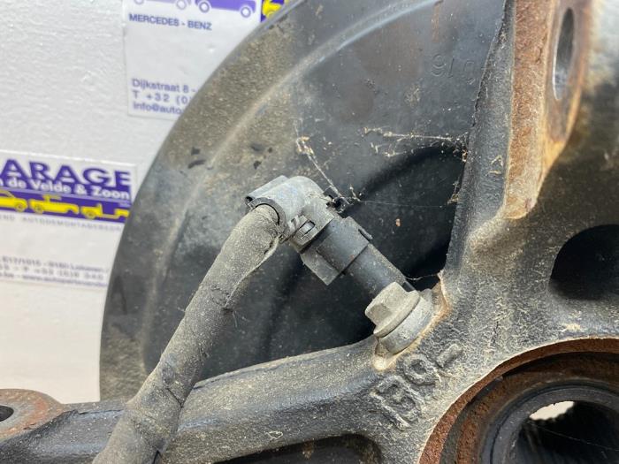 Sworzen lewy przód Mercedes Citan