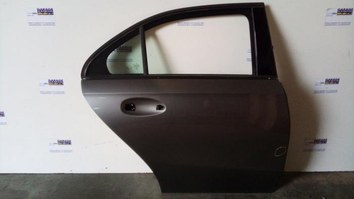 Drzwi prawe tylne wersja 4-drzwiowa Mercedes A-Klasse