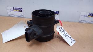 Gebruikte Luchtmassameter Mercedes E (W211) 2.2 E-220 CDI 16V Prijs € 36,30 Inclusief btw aangeboden door Autoparts Van De Velde