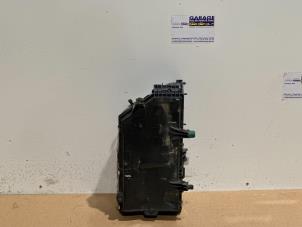 Gebruikte Luchtfilterhuis Mercedes E (W213) E-200d 1.6 Turbo 16V Prijs € 48,40 Inclusief btw aangeboden door Autoparts Van De Velde