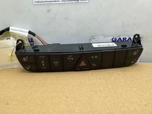 Gebruikte Schakelaar Mercedes GL (X164) 4.0 GL 450 CDI V8 32V Prijs € 90,75 Inclusief btw aangeboden door Autoparts Van De Velde