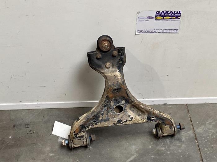 Front wishbone, right Mercedes Vito