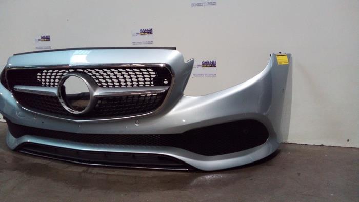 Zderzak przedni Mercedes E-Klasse