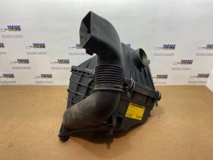 Gebruikte Luchtfilterhuis Mercedes C (W202) 2.0 C-200D Prijs € 48,40 Inclusief btw aangeboden door Autoparts Van De Velde